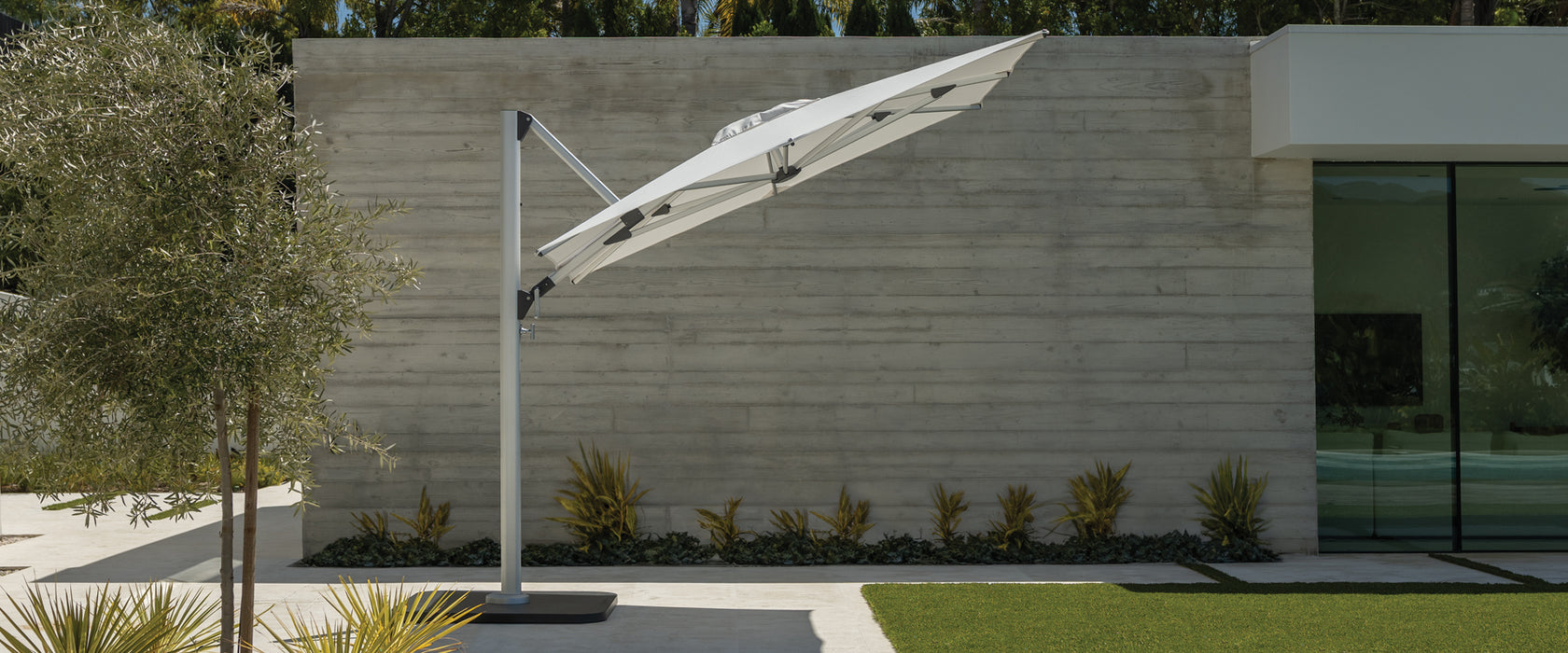 TREASURE GARDEN SUNBRELLA SILVER LINEN CANTILEVER COMMERCIAL SHADEMAKER SOLARIS 30S SQ W/ ZPLATE ROLLING BASE 450LBS
